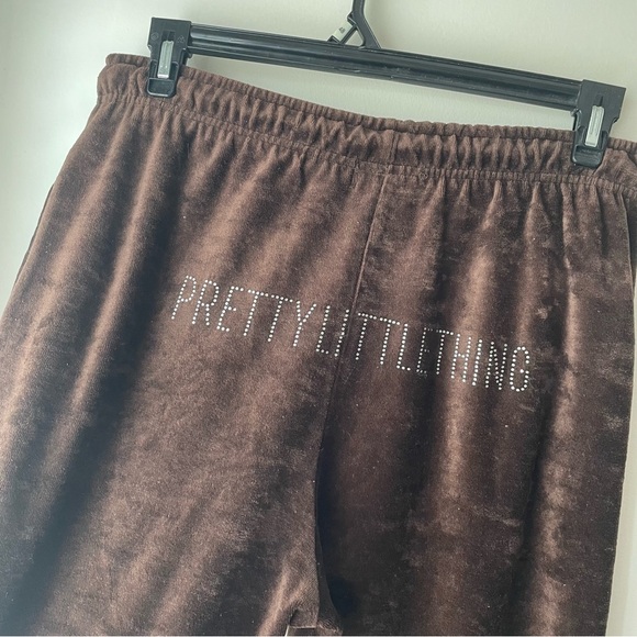 PrettyLittleThing Pants - PRETTYLITTLETHING Brown Velvet Y2K Joggers